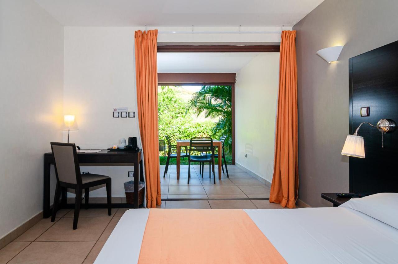 Tama Hotel Saint-Gilles Les Bains Exterior photo
