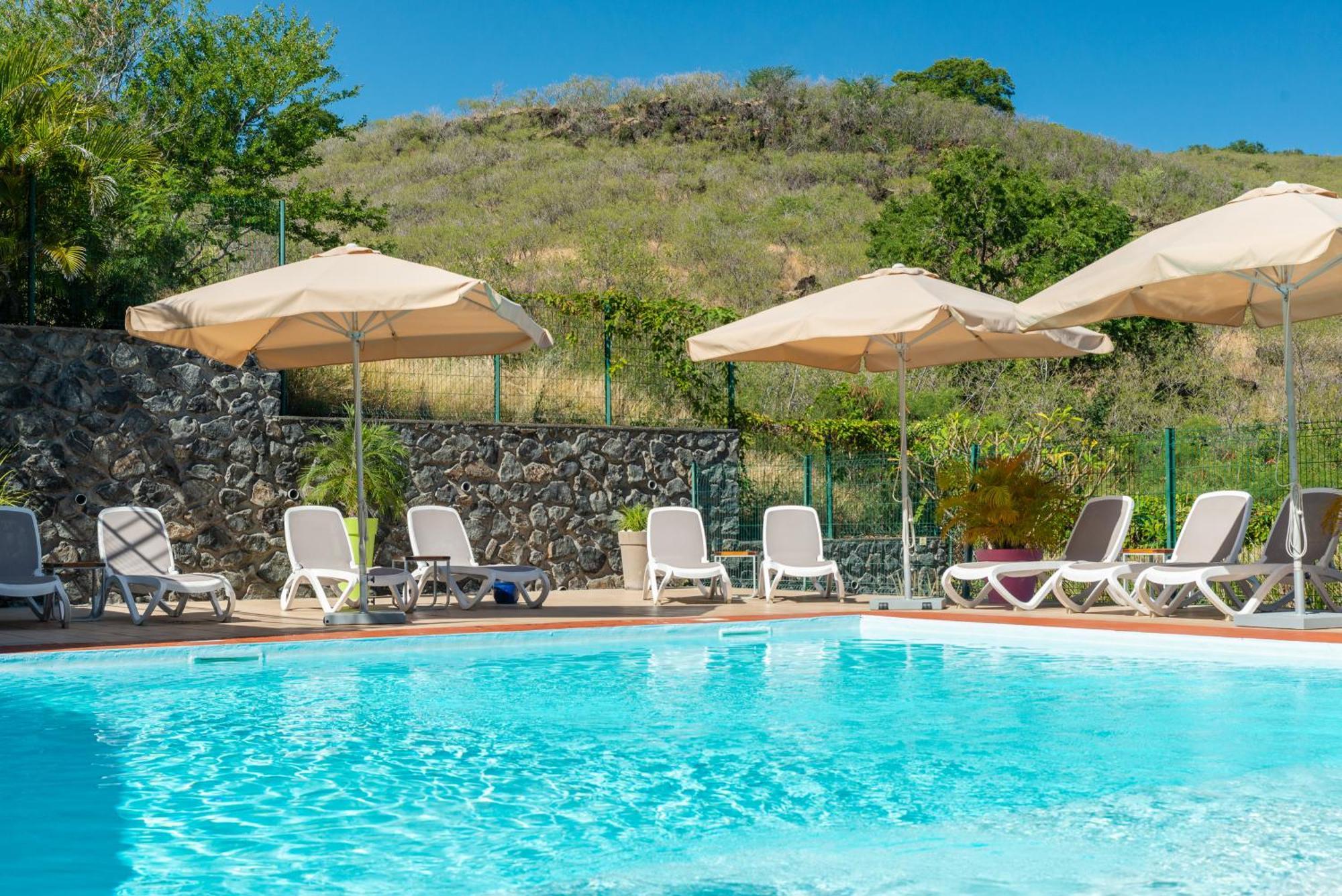 Tama Hotel Saint-Gilles Les Bains Exterior photo