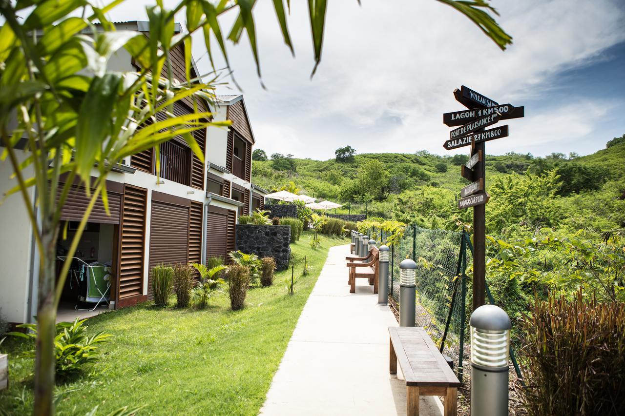 Tama Hotel Saint-Gilles Les Bains Exterior photo