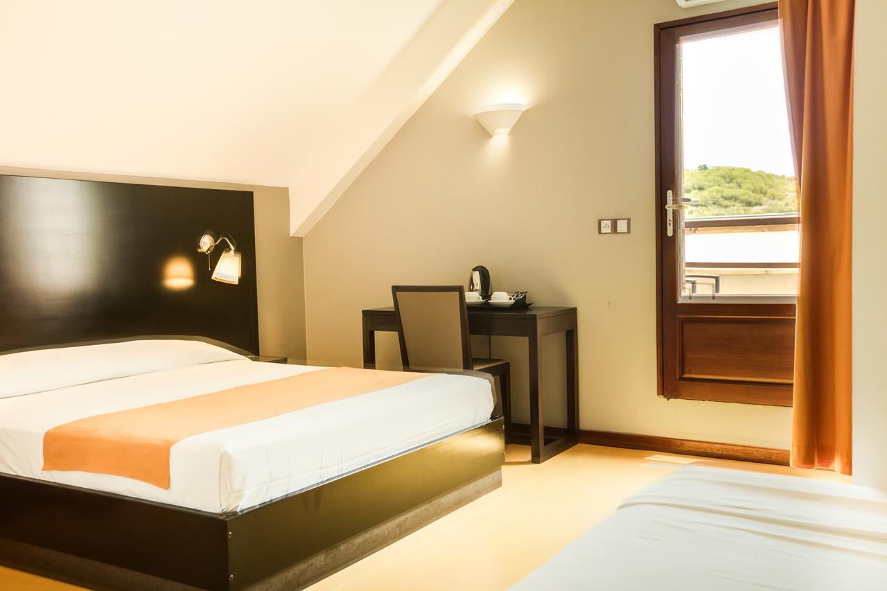 Tama Hotel Saint-Gilles Les Bains Exterior photo